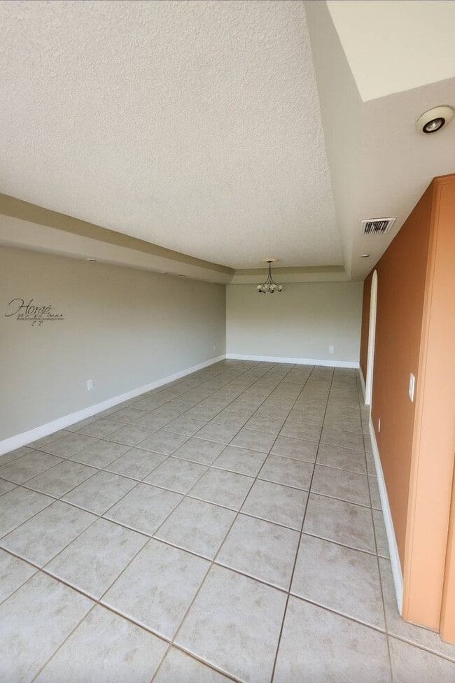 Photo - 5900 SW 127th Ave