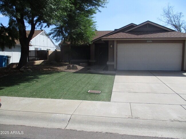 Building Photo - 3317 W Quail Ave