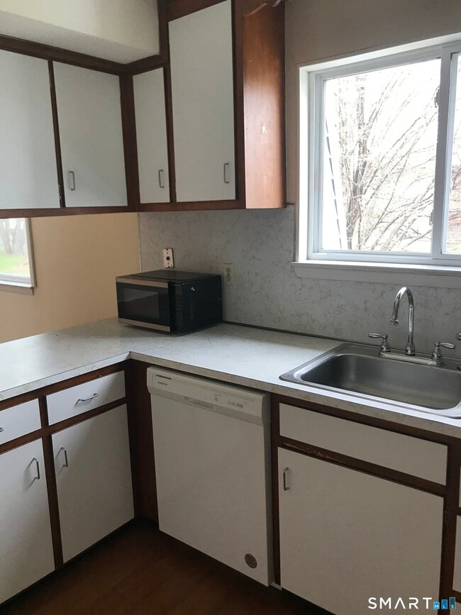 Photo - 270 -1 Richard St Unit 4