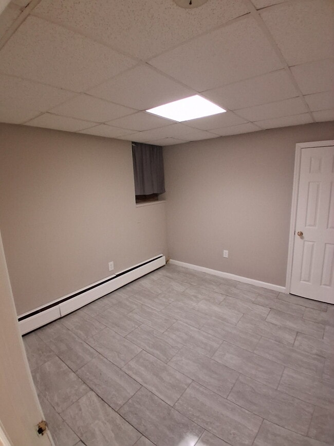 136 Grant Ave B2 - 134 Grant Ave Unit B2