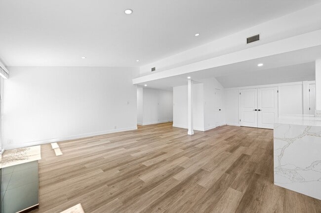 Photo - 6445 Oakdale Ave