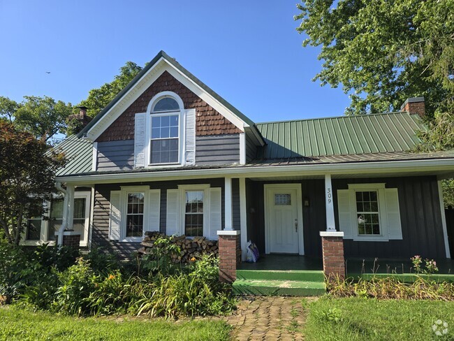 Building Photo - 309 Evergreen St Rental