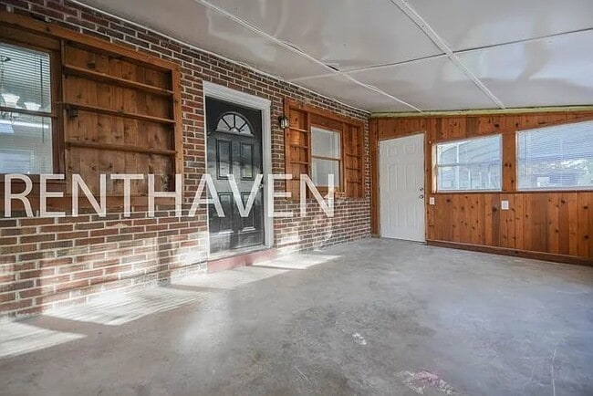 Photo - 2119 Porter Dr