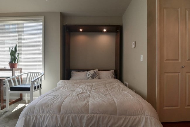 124 Bellevue Ave E Unit 500
