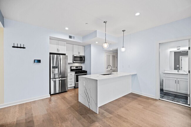 1019 17th Pl NE Unit 401