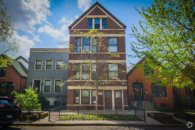 Building Photo - 2131 W Homer St Unit 2