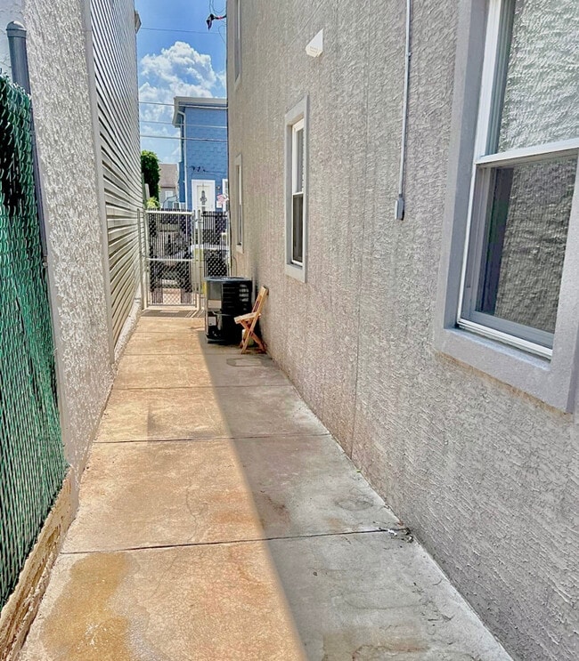 Photo - 2633 Fillmore St