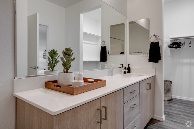 2BR, 2BA - 1,091 SF