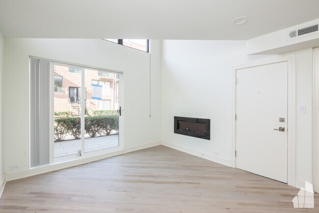 Photo - 932 W Grace St Unit 202 G