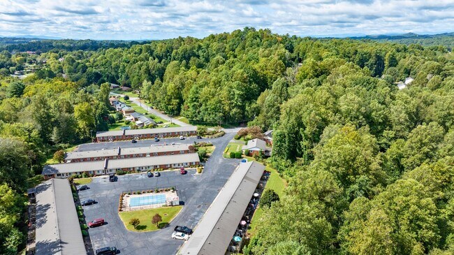 Photo - Meadowood Apartments