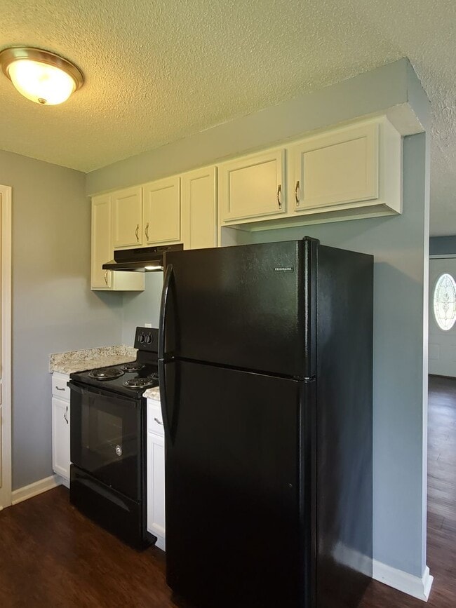 1250 Great 3 Bedroom Located Minutes Fro... Rental House Rental in Clarksville, TN