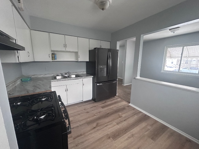 Photo - 4655 E 175th St