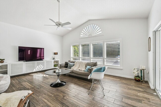 423 Bellini Cir Unidad SI ID1590859P