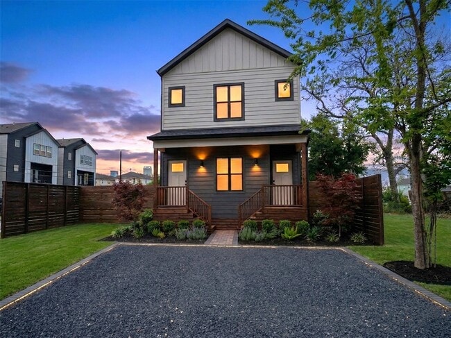 Building Photo - 1002 E 33rd St