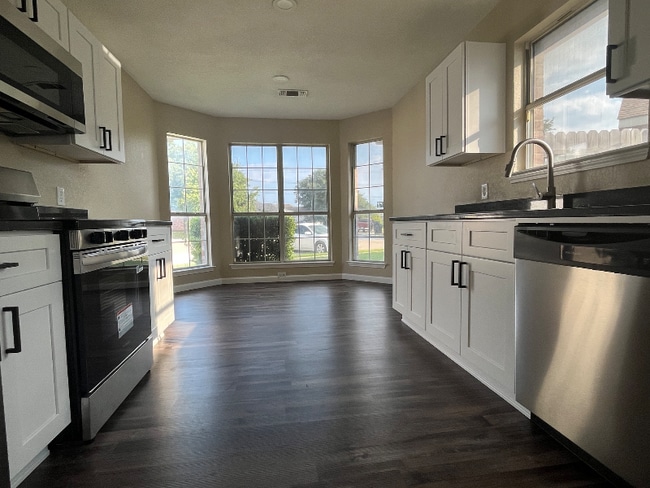 Photo - 3001 Green Vista Ct