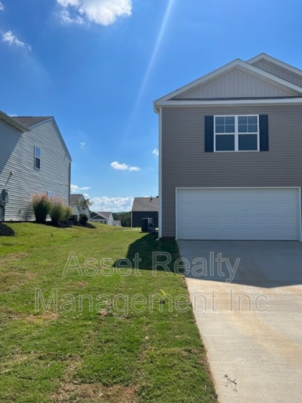 Photo - 183 Claire Pl