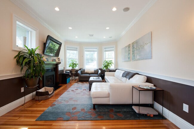 Photo - 287 Mount Auburn St Unit 285