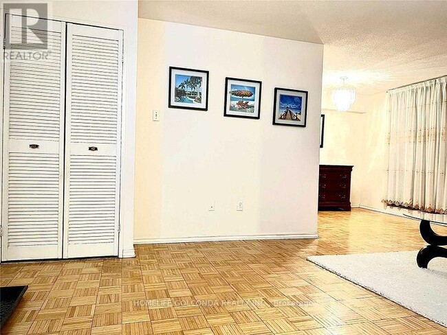 Photo - 2721 Victoria Park Ave Unité 1004