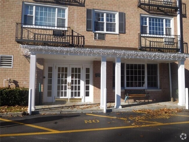 Building Photo - 4 Consulate Dr Unit 2-B Rental