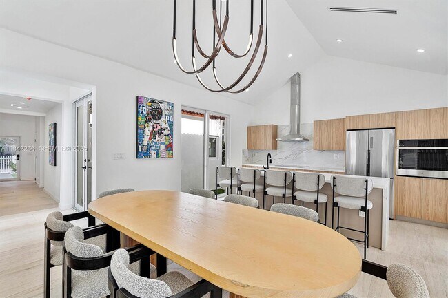 Photo - 58 NE 45th St