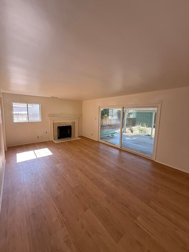 Photo - Beautiful 3 Bedroom, 2 Bathroom North Hill...