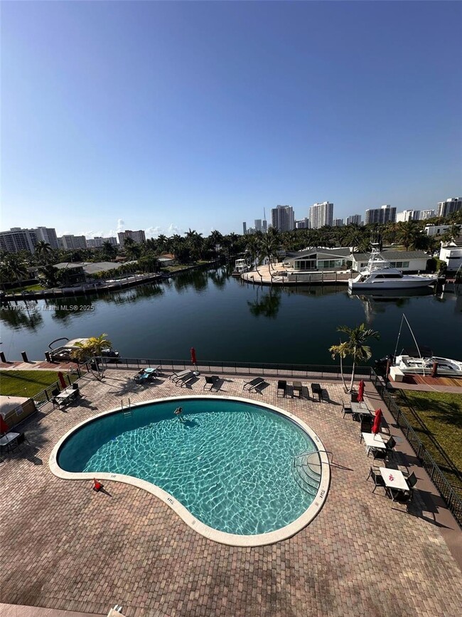 Building Photo - 301 Golden Isles Dr Unit 508 Rental