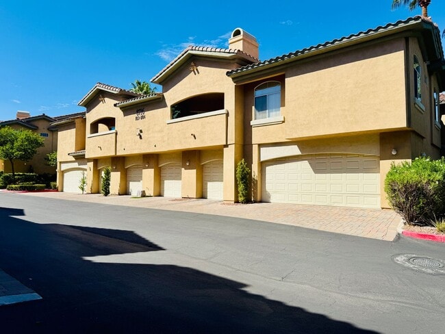 Photo - Enjoy resort-style living in this stylish ...