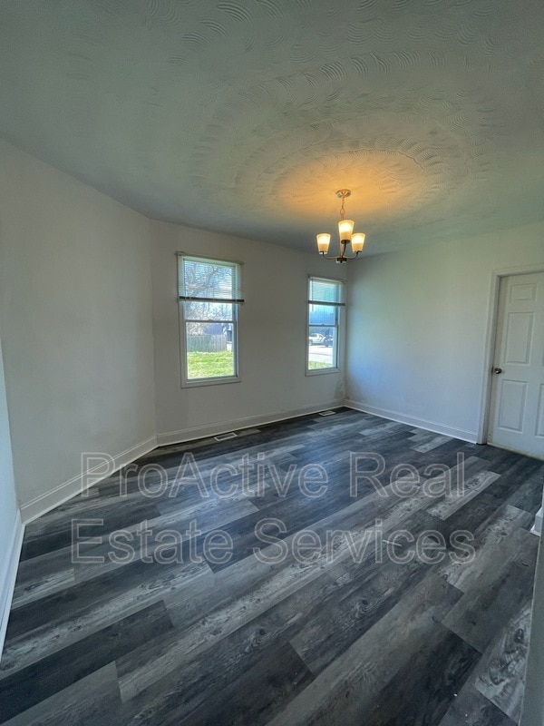Photo - 815 W 34th St