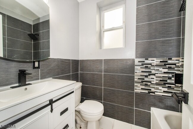 Building Photo - 59 Ellington St Unit 1