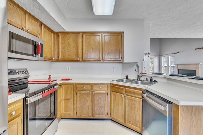 Photo - 13920 Lord Fairfax Pl