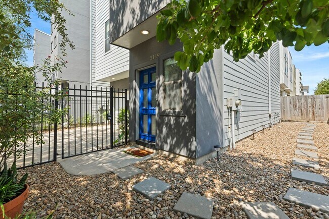 Photo - 2119 Hadley St