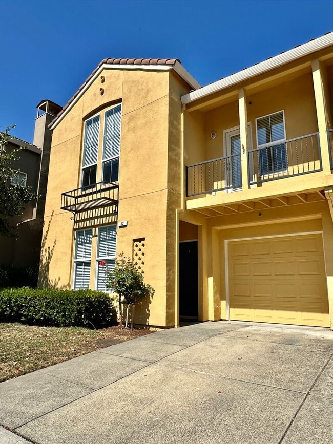 Hamilton 3+bd/2.5bth Townhome w/Den - Hamilton 3+bd/2.5bth Townhome w/Den