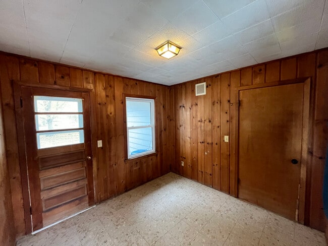 Photo - 601 Levee Blvd