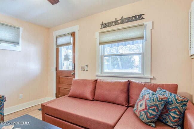 Photo - 127 Lawrence Ave