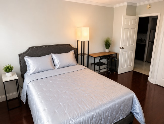 Bedroom - 2101 Chestnut St Unit 304