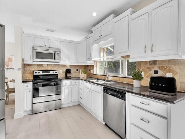 Photo - 11407 Lakeview Dr