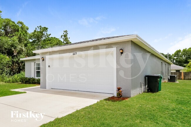 623 SW Homeland Rd