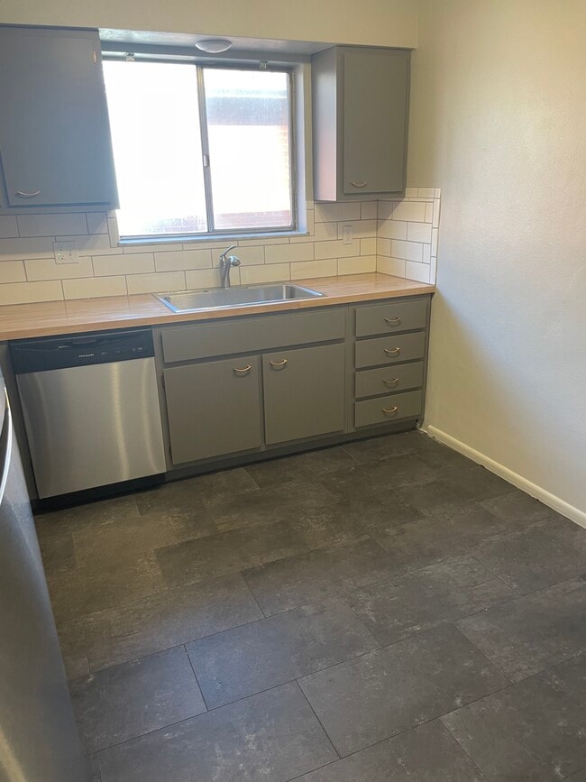 Photo - 7332 Hampshire Dr