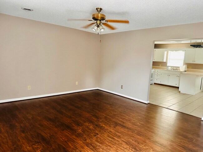 Photo - 5 Lexington Ct