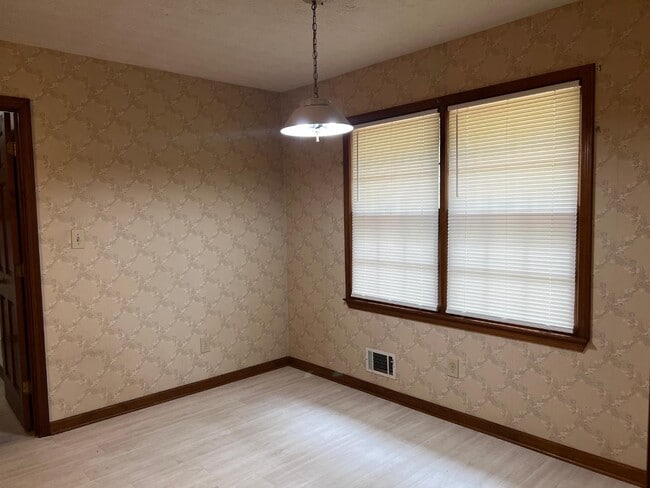 Photo - 380 Hidden Valley Dr SE