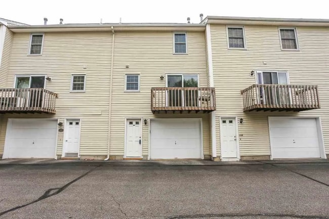 Building Photo - 106 Weston Rd