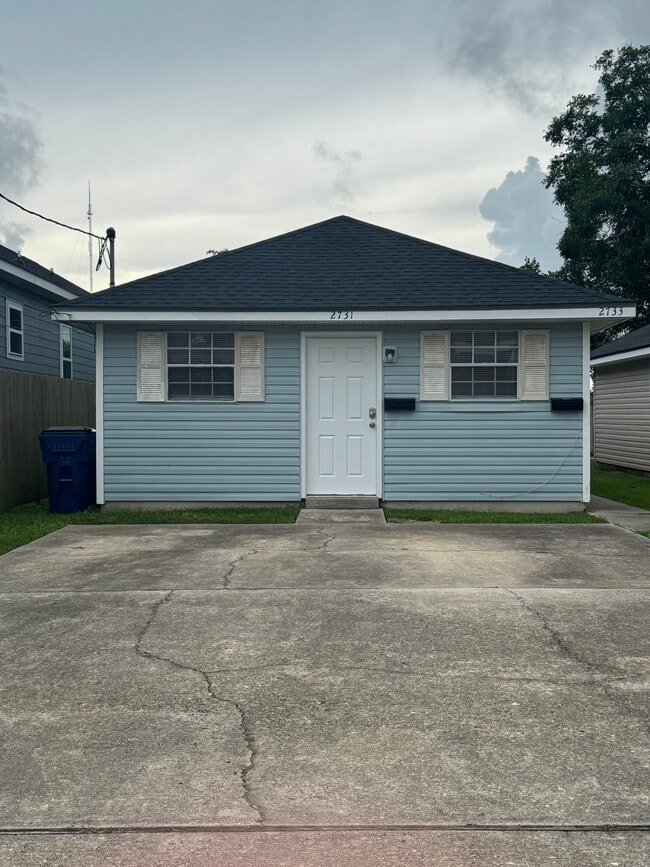 Building Photo - 2731 Huey P Long Ave Unit 2731 Rental