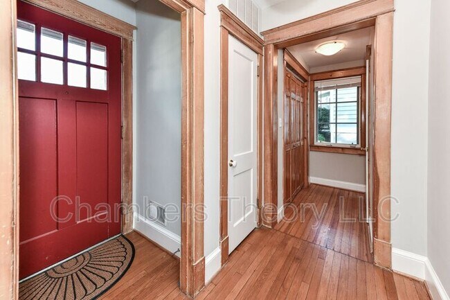 Photo - 1621 N Taylor St