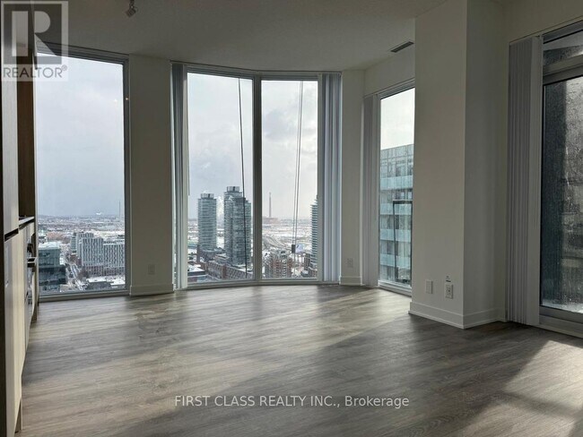 Photo - 180 Front St E Unit 3306