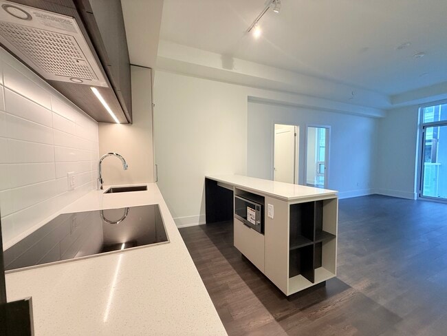 Building Photo - 89 Church St Unit 2-Bed