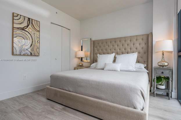 Photo - 121 NE 34th St