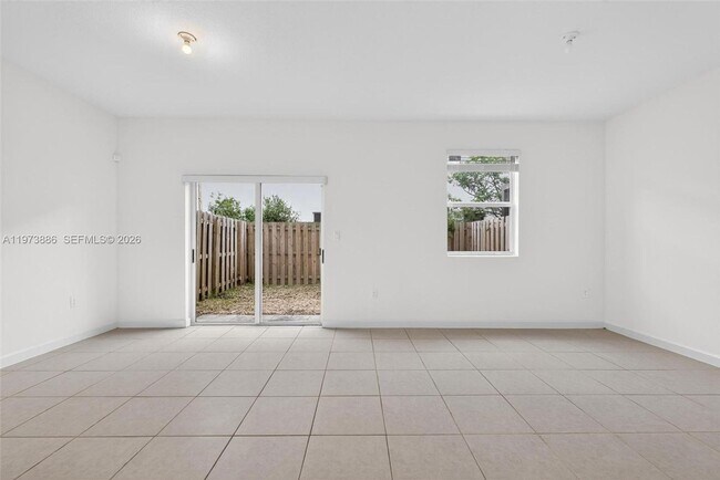 Photo - 2662 SE 10th St