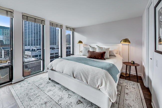 Photo - 200 E Delaware Pl Unit 200 E Delaware Pl