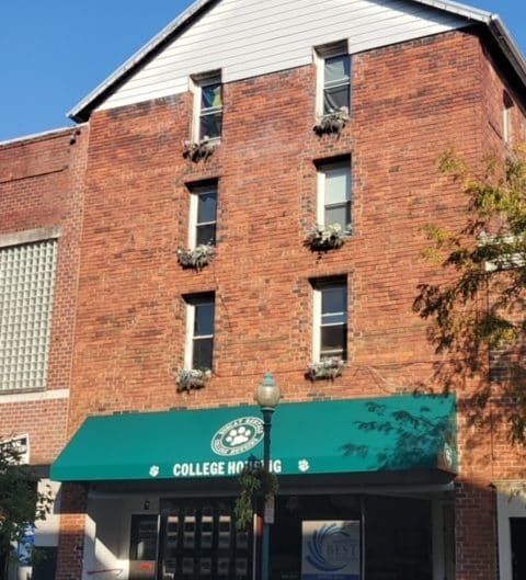 84 N Court St