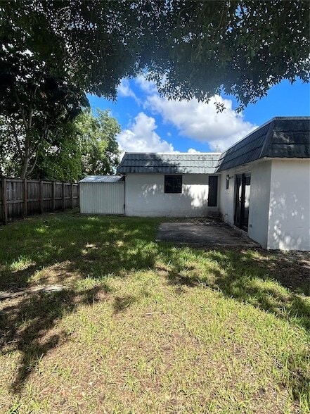 Building Photo - 6625 SW 49th St Unit 2 Rental